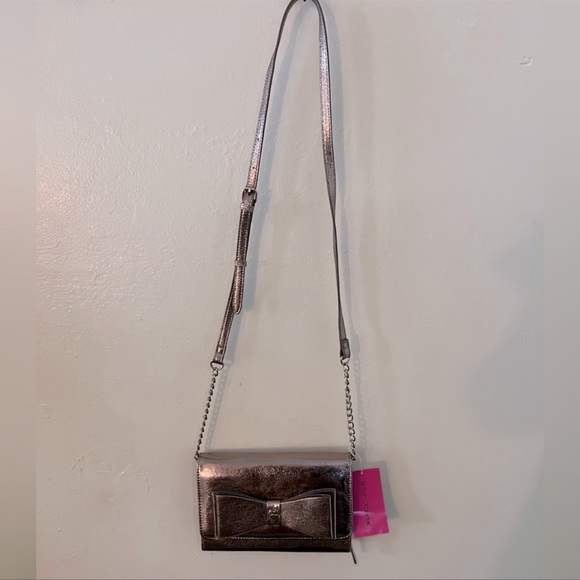 🚫SOLD🚫 Betsey Johnson Bow Crossbody Bag NWT - Picture 2 of 7